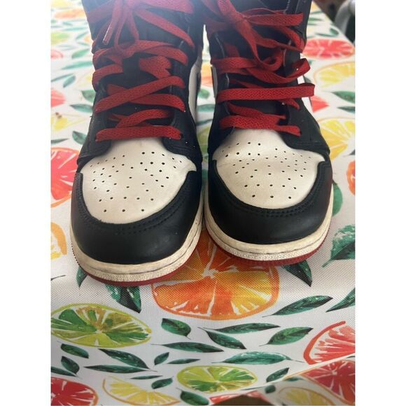 Nike Air Jordan One Retro Mid Rise Black Toe 2023 Black White Red Youth Size 7 - Picture 5 of 13
